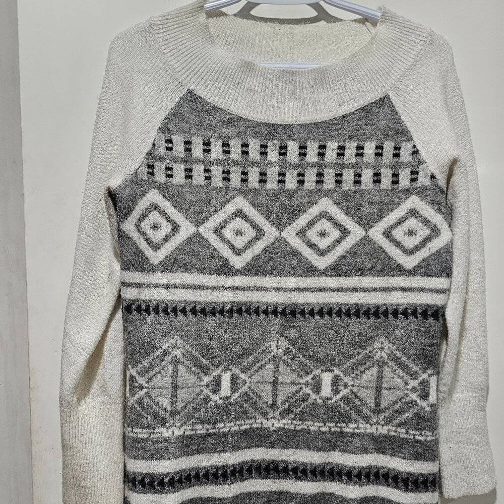 Knitted Sweater Made by Kismet Size large black and white diamond pattern